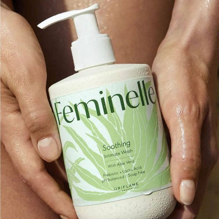 ژل شستشوی بانوان فمیلینه 300ml با عصاره الوورا و پنیرک